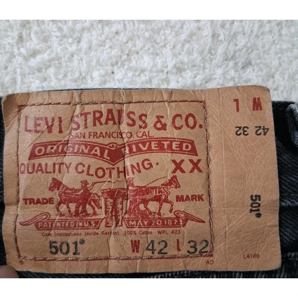 Levis 501 Button Fly Black Jeans 42x32 Mens Straight Leg Faded 0660 Denim